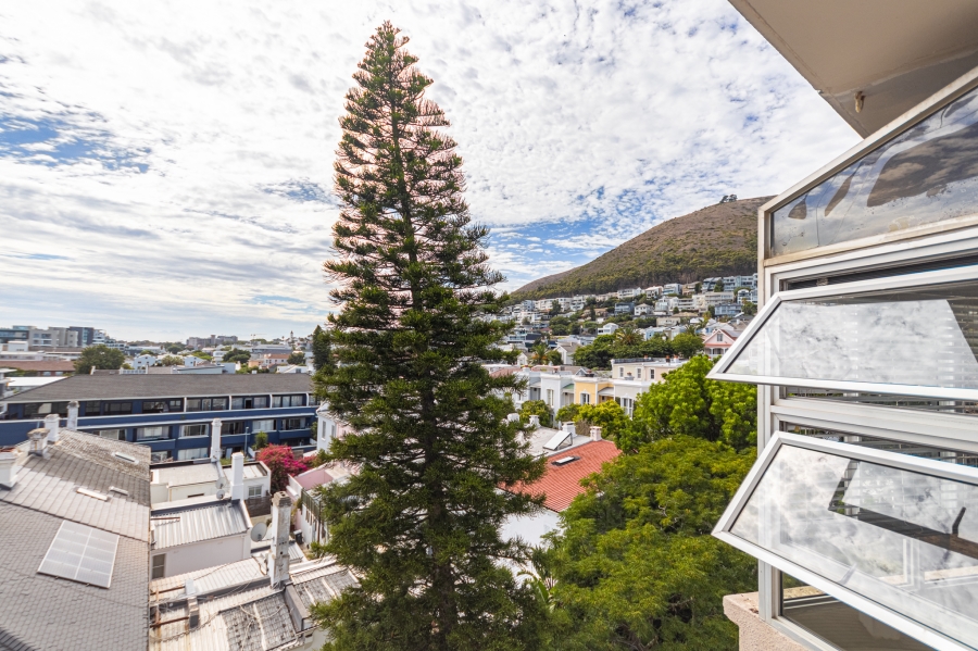 2 Bedroom Property for Sale in Green Point Western Cape